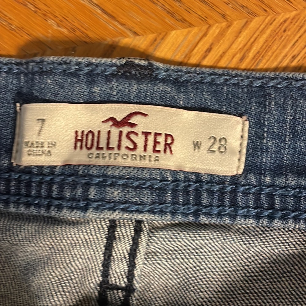 Shorts - Picture 3 of 5